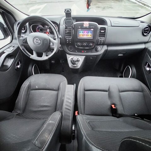 OPEL VIVARO11