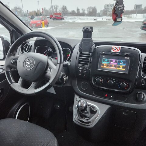 OPEL VIVARO12