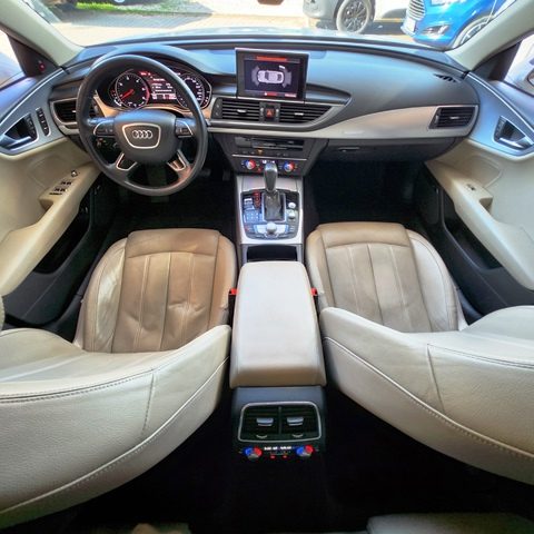 AUDI8