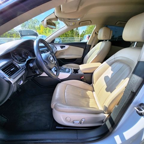 AUDI9